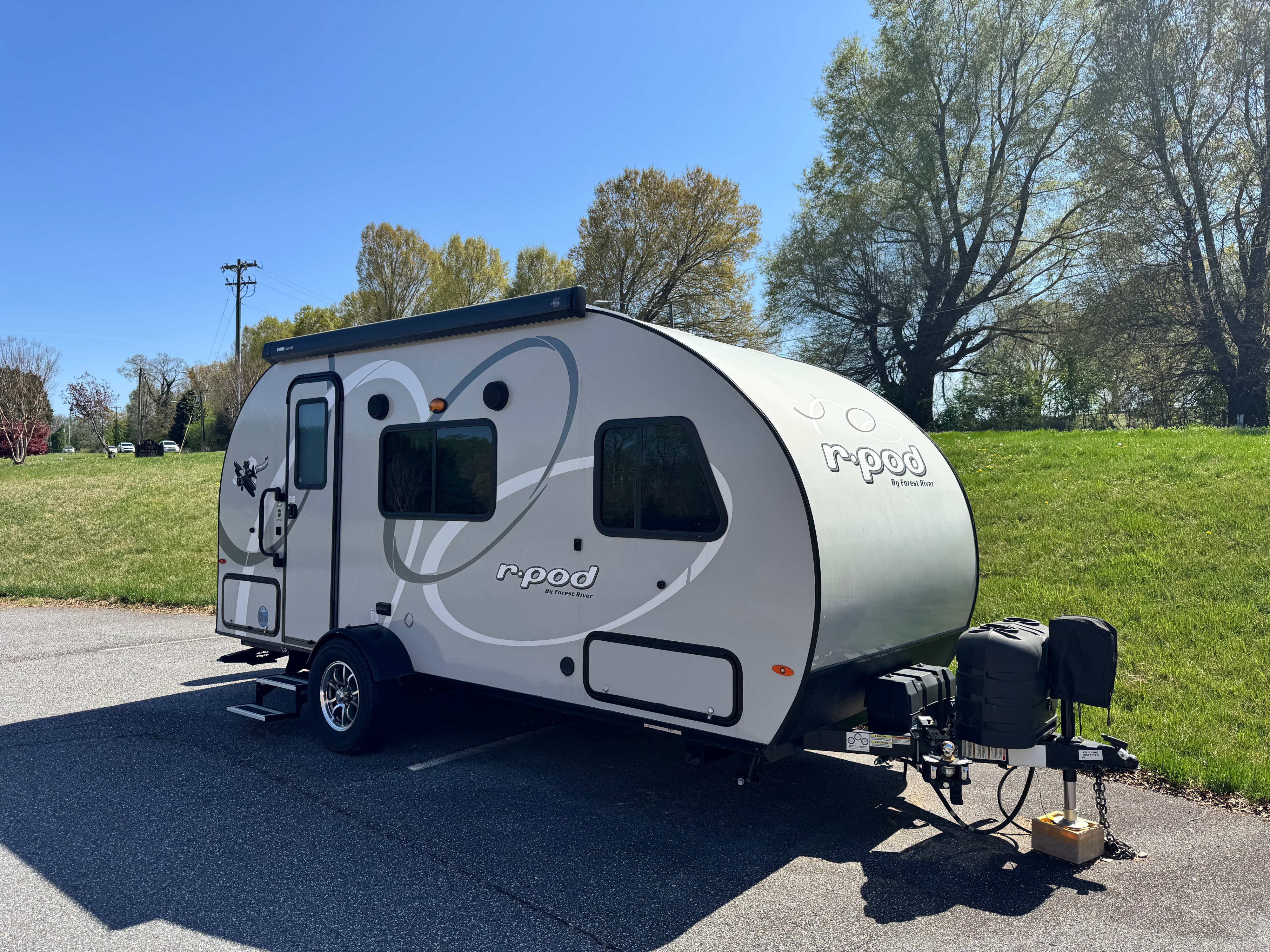 Cozy R-Pod 180 | Fully Stocked • Full Bath • Delivery Available