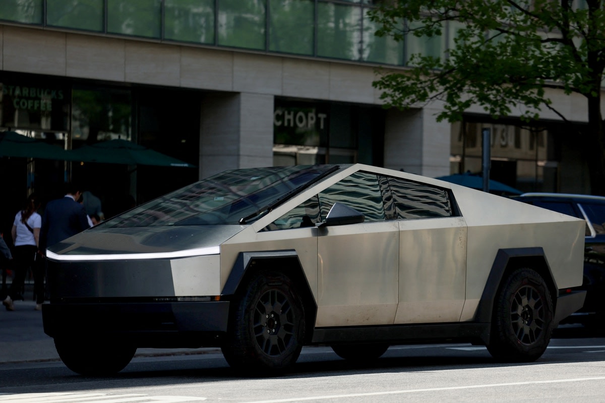 2025 Tesla Cybertruck