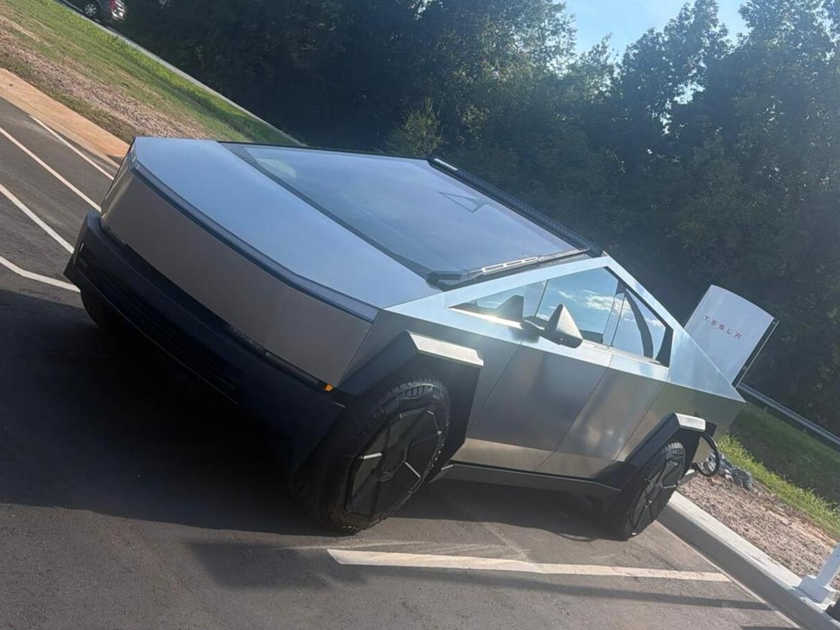 2025 Tesla Cybertruck