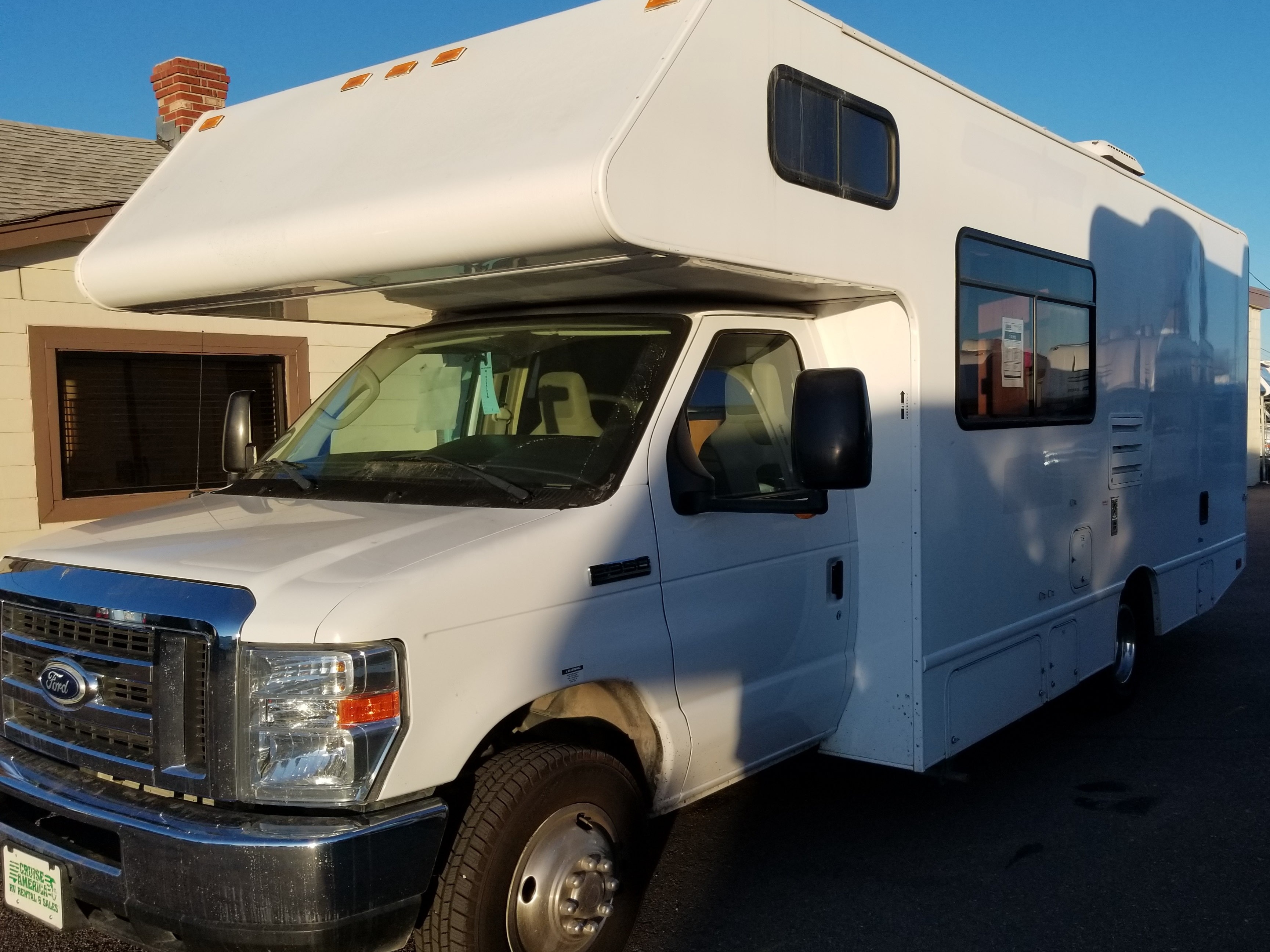 2015 Thor Motor Coach Four Winds Majestic