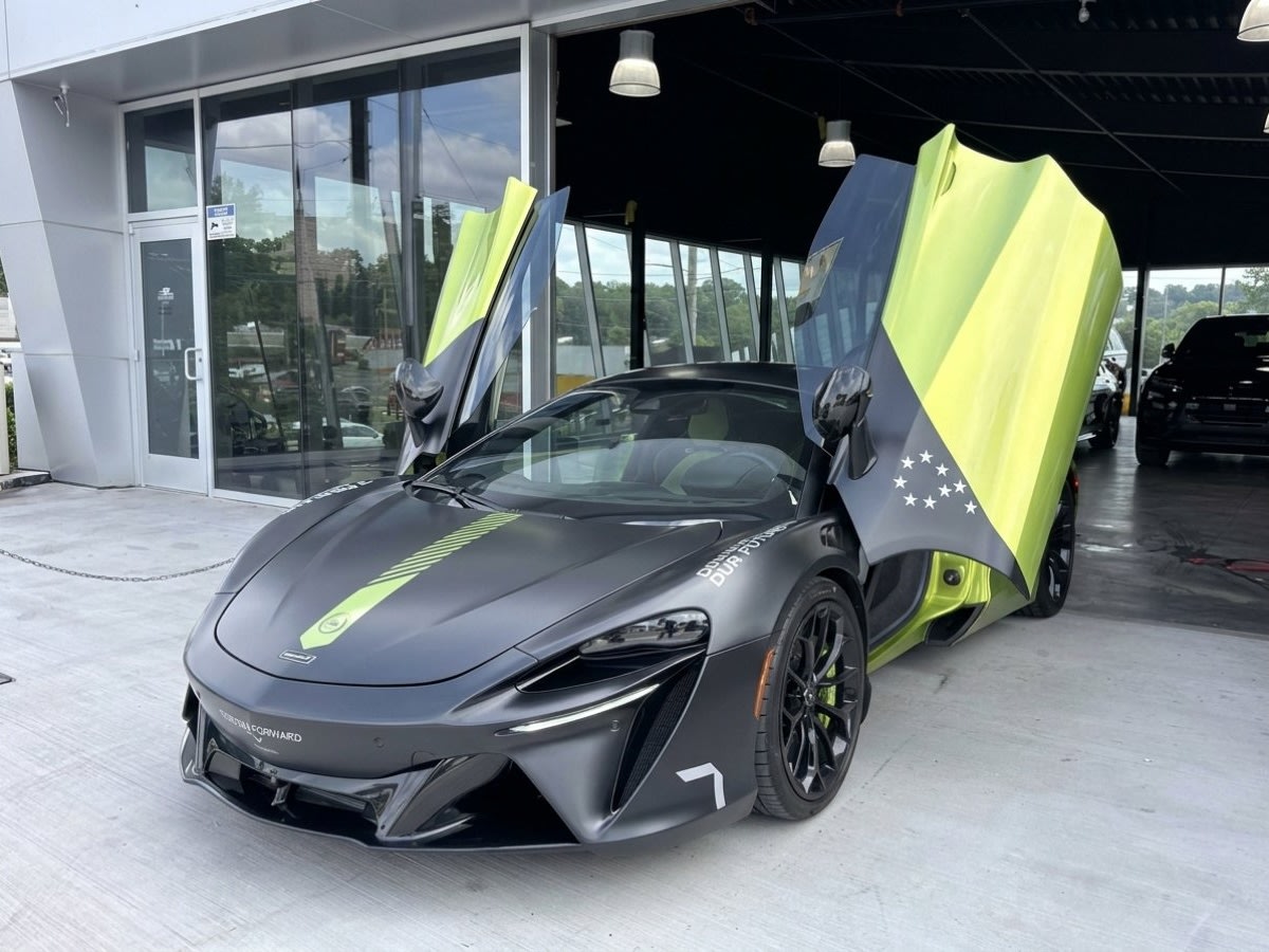 2023 MCLAREN ARTURA
