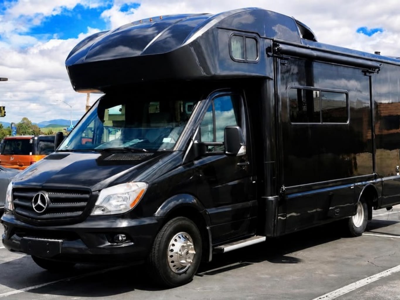 Winnebago View 24J - Custom Paint Job for Stealthy Travels!