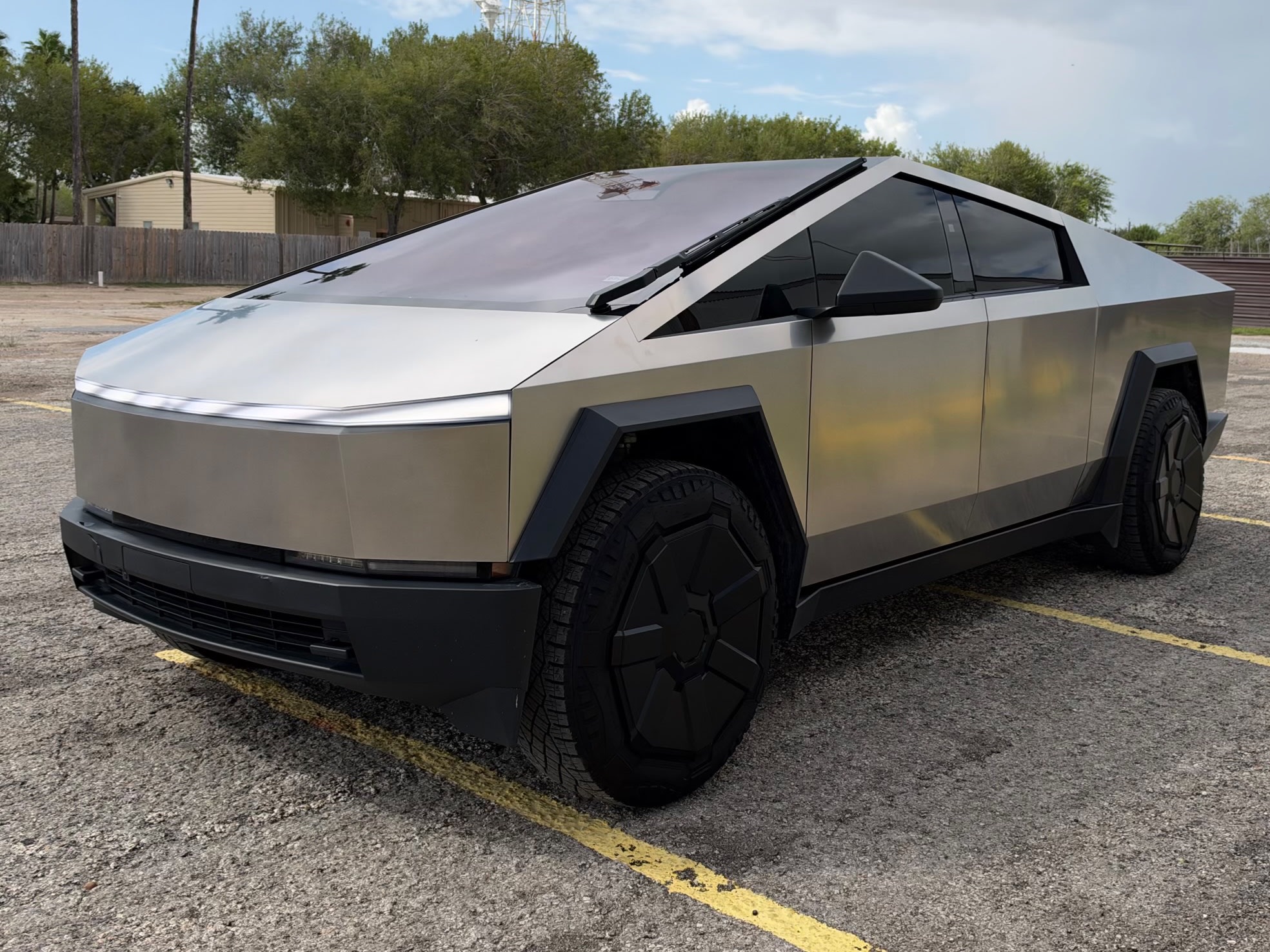 2025 Tesla Cybertruck