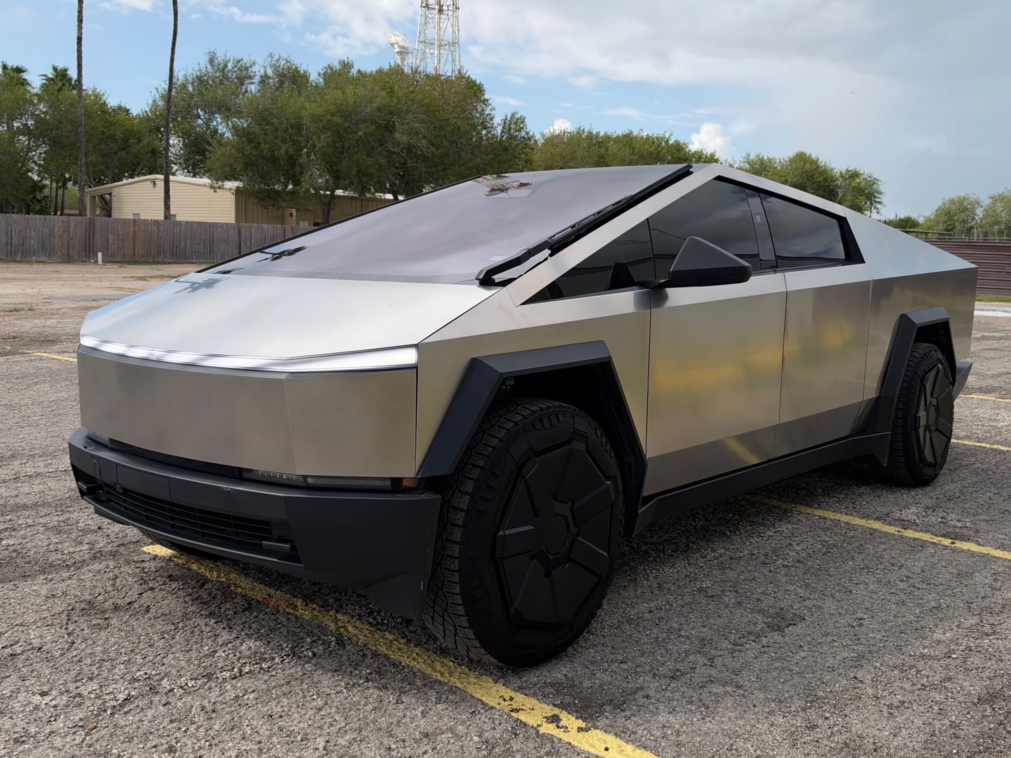 2025 Tesla Cybertruck