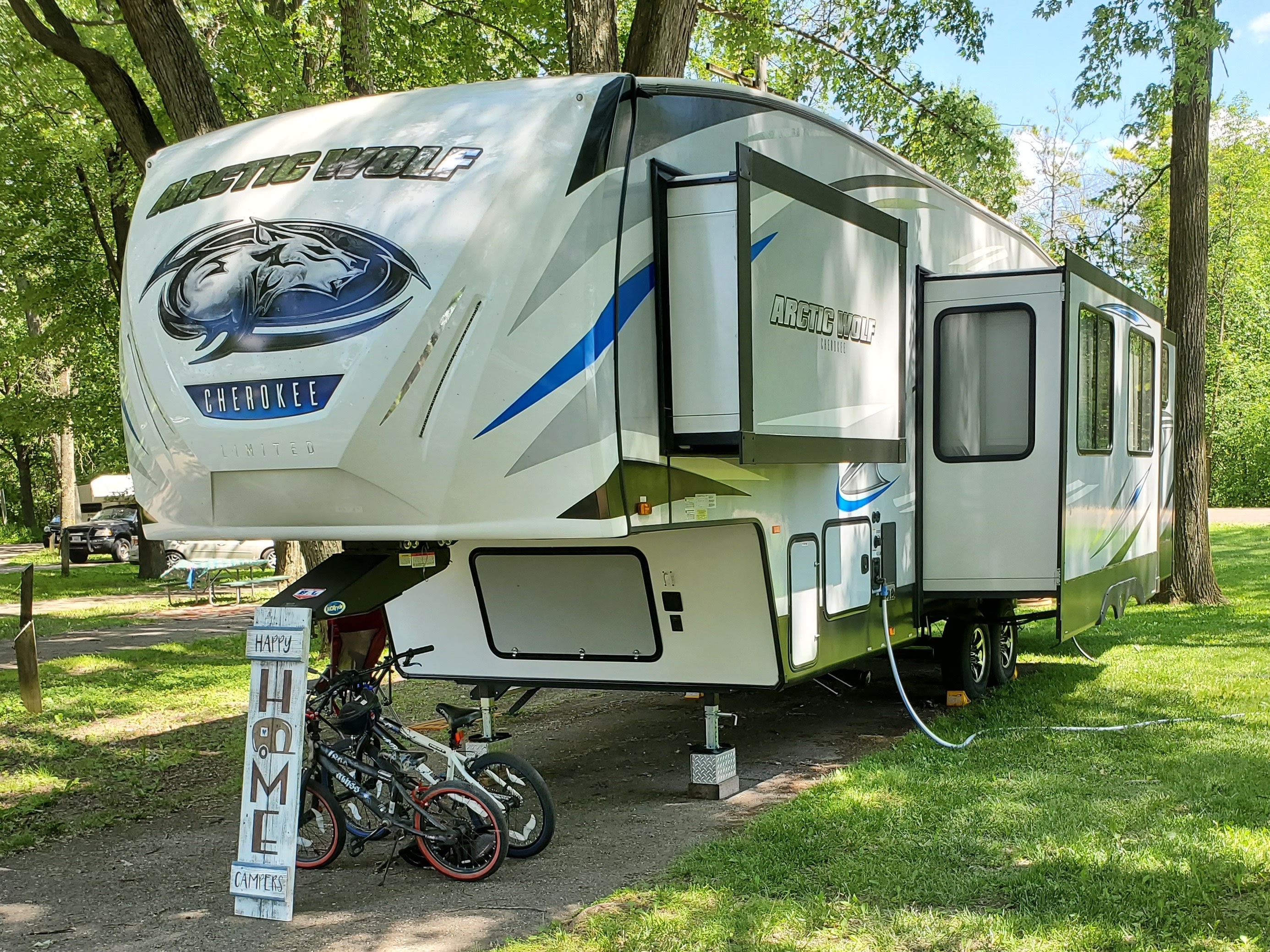 Artic wolf RV (Delivery-only)