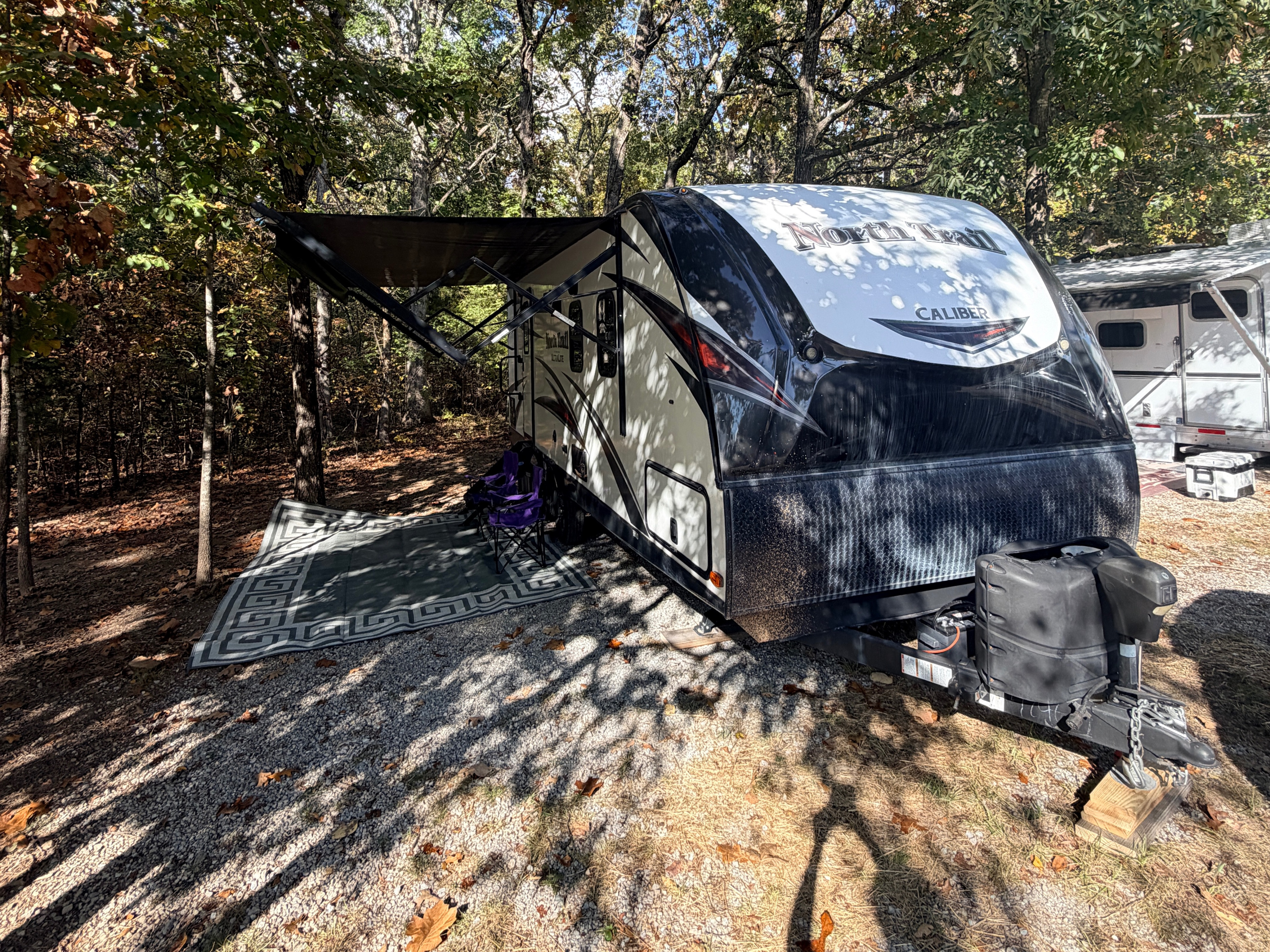 Hassle Free-North Trail Camper | Sleeps 4 | Large Bathroom in St. Robert