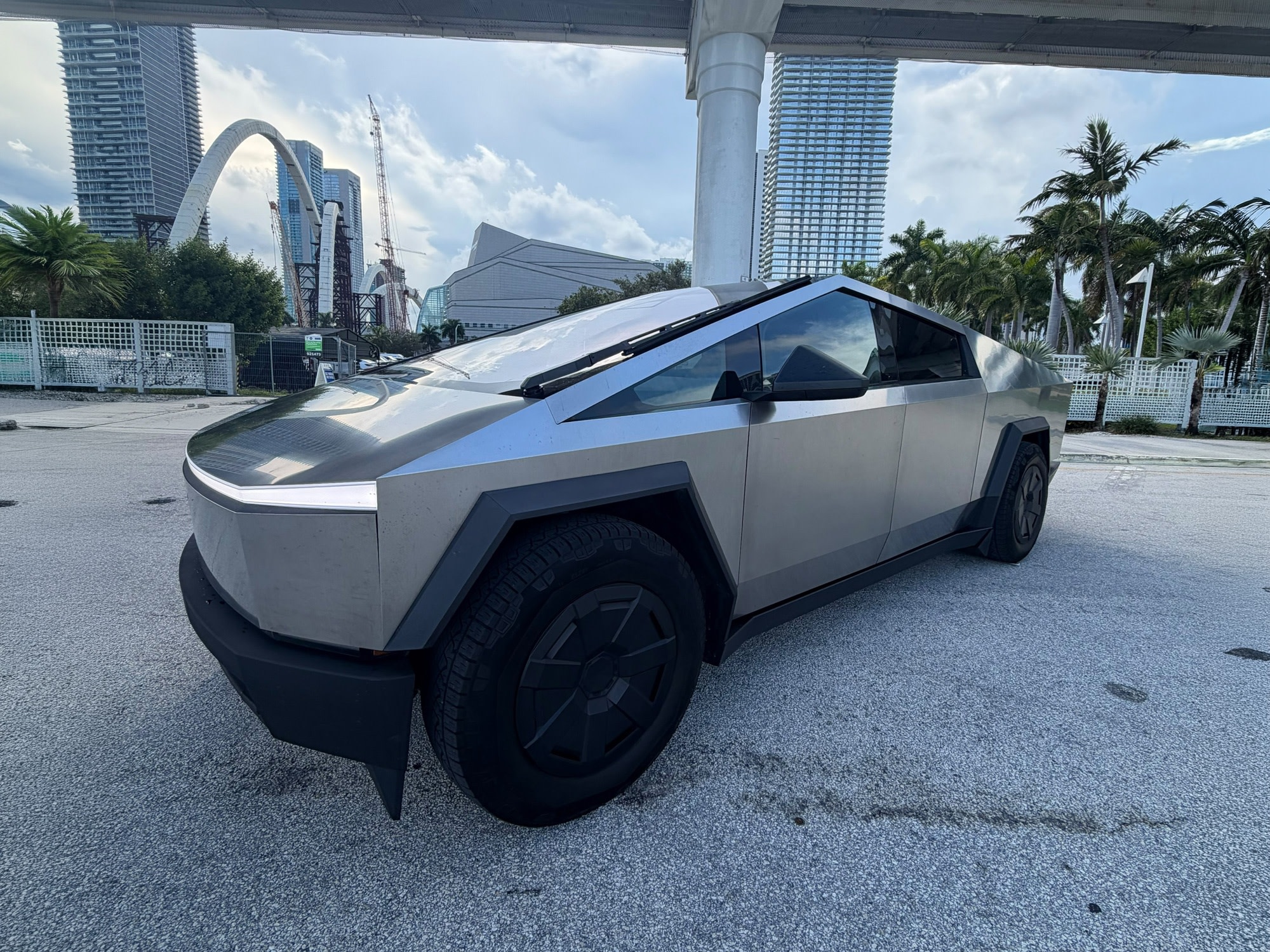 2025 Tesla Cybertruck