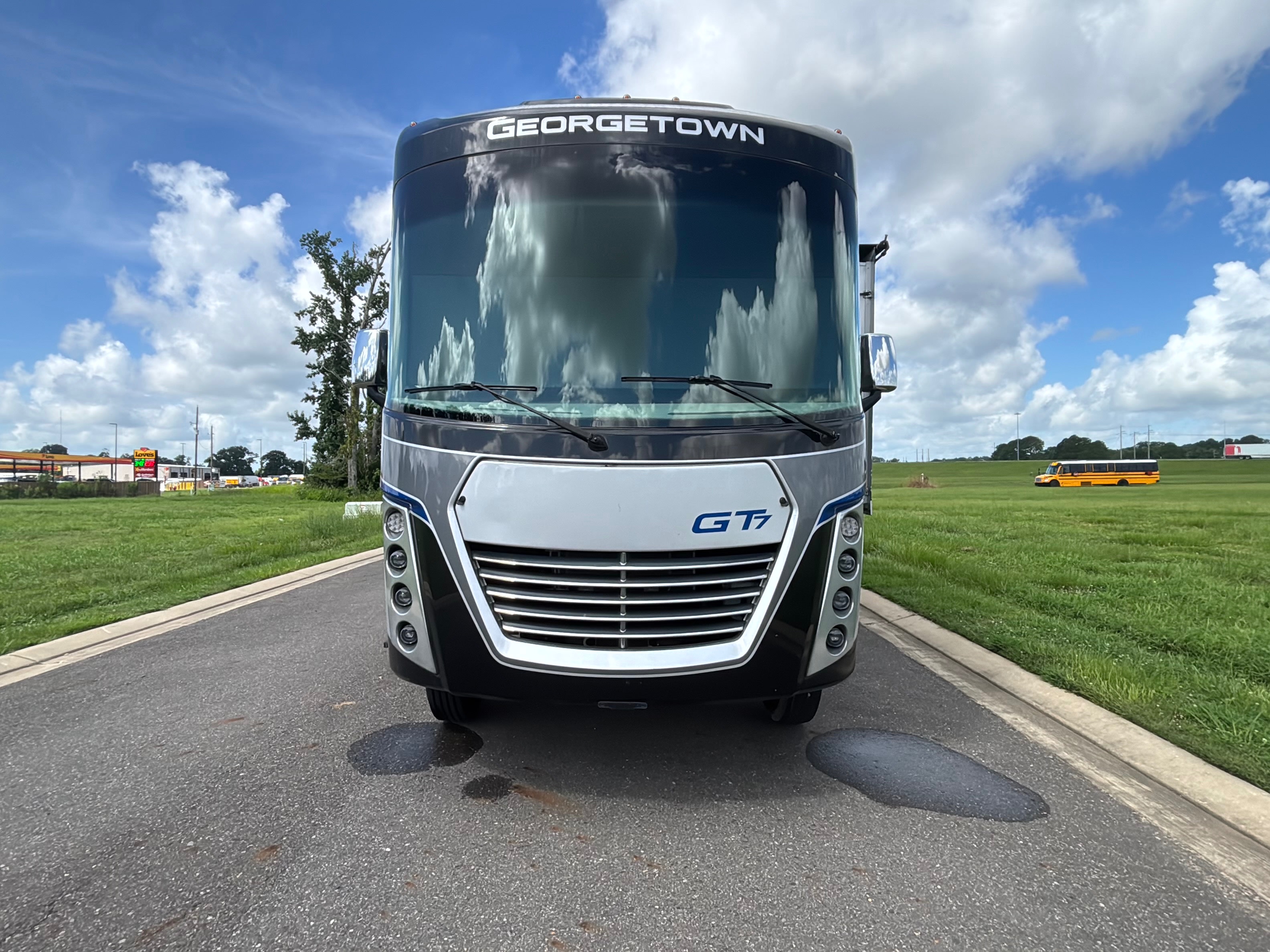 Luxury 2022 Georgetown GT7 RV Glamping At It's Best