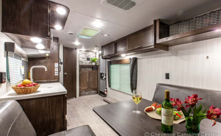 **PARTY DECK** 2020 Forest River Cherokee Grey Wolf 26RR Toy Hauler - Trave