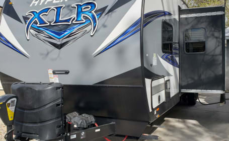 XLR Hyperlite- sleeps 8, fun for family!