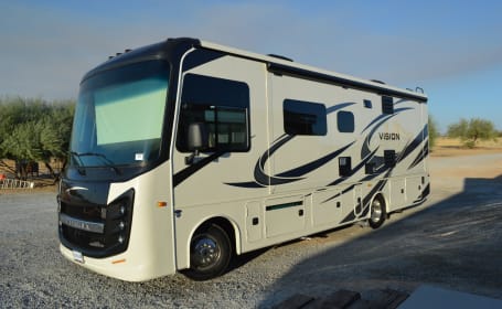 EASY TO DRIVE!!!! 2021 Entegra Vision 29S