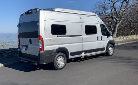 2021 Winnebago Solis 