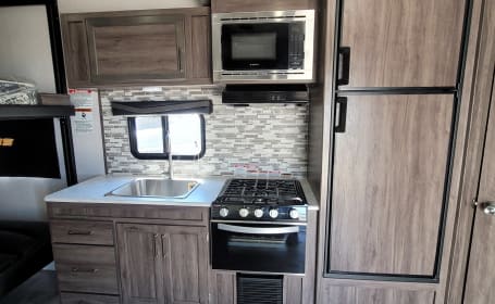 2021 Genesis Supreme Rv Ragen