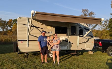 2017 Shasta Oasis- Great option for a family!