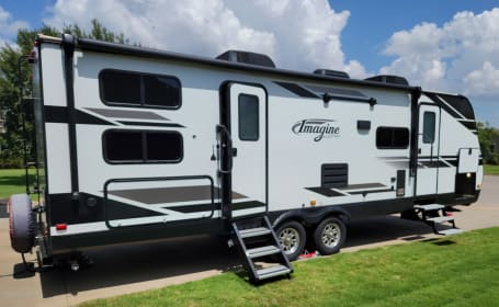 2021 Grand Design Imagine 2800BH Bunkhouse w/ Generator (Fully stocked)