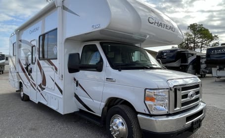 2022 Thor Motor Coach Chateau 28Z