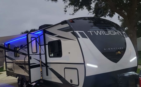 2022 Thor Motor Coach Twilight Signature TWS2600