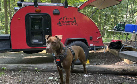 ULTRA LIGHT Teardrop Camper--tow with SEDAN! Sleeps 6 w/Popup Tent!