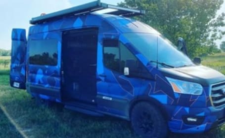 2020 Off Grid Vandoit with All the Amenities