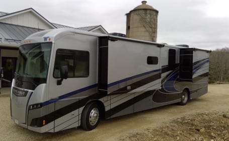 2022 Winnebago Forza 38W