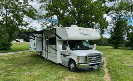 Family & Pet friendly Bunkhouse Motorhome