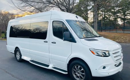 2023 Ultimate Toys Coach- Amazing Family Road Trip Vehicle