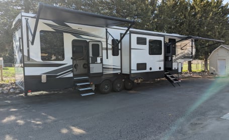 2021 Keystone Raptor