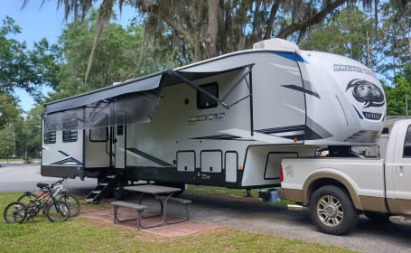 2022 Forest River Cherokee Arctic Wolf