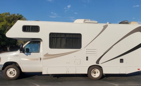 2018 Thor Majestic Class C 25ft Beauty