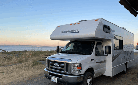 2017 Majestic Queen - Pet Friendly - Easy to Drive - Fully Stocked