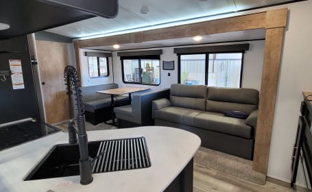 Like new 2022 Keystone Springdale