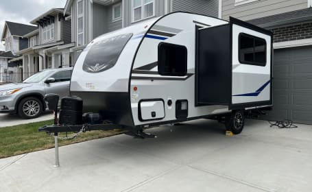 2022 Venture SONIC 169VUD LITE Easy to Tow Roomy Floorplan Brand New