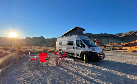 Fully Stocked Van: Generator, AC, Heater, Kitchen, Bath, Sleeps 4 Solar