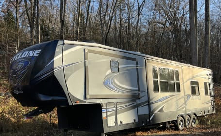 Cyclone Toy Hauler Sleeps 8