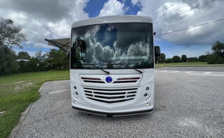 2023 Holiday Rambler Admiral