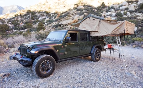 2023 Jeep Gladiator Overland Camping Rig Green - iKamper tent