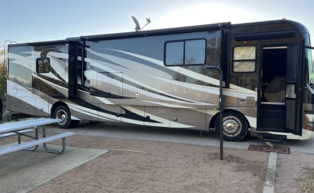 2013 Berkshire Motorhome with outdoor tv and bath and a half
