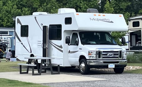 2018 Thor Majestic Class C Rental in Hope Mills, NC