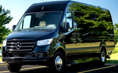 2023 Ultimate Toys Ultimate Coach