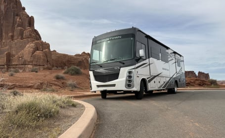 2021 Georgetown GT5 - 2 baths / sleeps 6