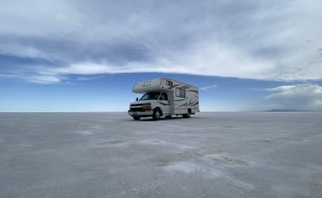Coachmen Freelander 21QB Class C + free pass to Yosemite National Park