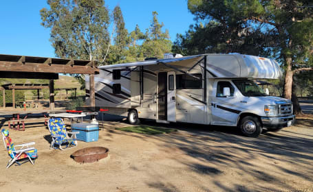 ***THE MOOSE*** '17 Coachmen SLEEPS 10!!!