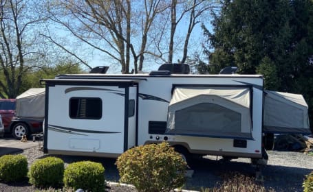 2016 Forest River Flagstaff Shamrock