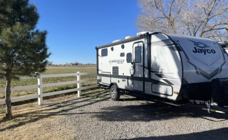 No Experience Necessary! 2022 Jayco Lightweight/Bunk/Murphy-bed/Family Fun