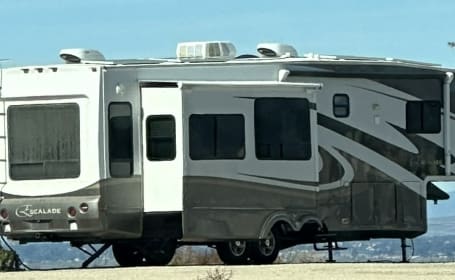 John's 38' OFF GRID SOLAR Fifth Wheel