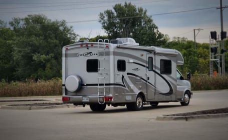 SOLAR + UNLIMITED MILES -!!!! Ready to go (Franklin Wi)