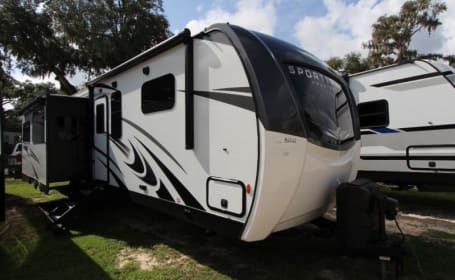 2022 Venture RV SportTrek - HAL685