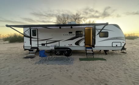 2021 Keystone RV Cougar fully loaded with bunks!