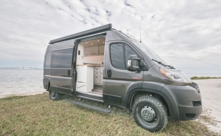 ✪ Adventure Van. Ready to go! AC. Pet Friendly.
