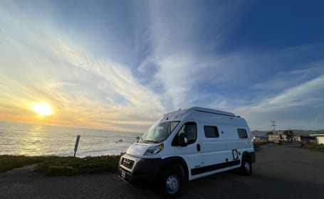 2023 Winnebago Solis59P w/ sofa bed, pop-up tent